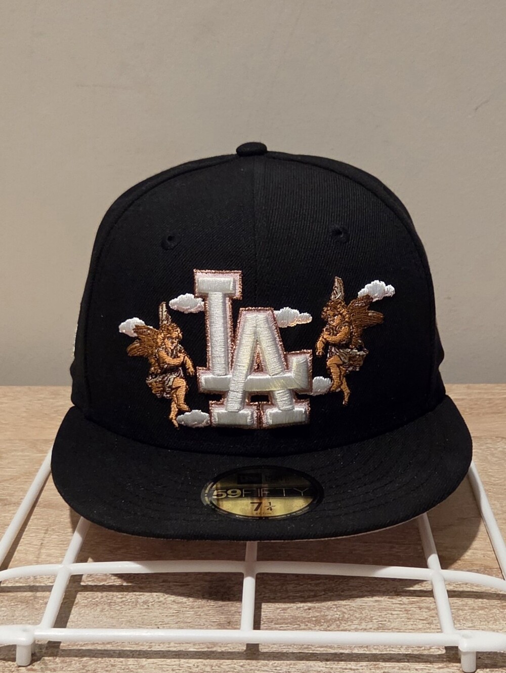 New Era Los Angeles Dodgers Cherub Angel Fitted Hat - Black - Size 7 1/4 - 2020